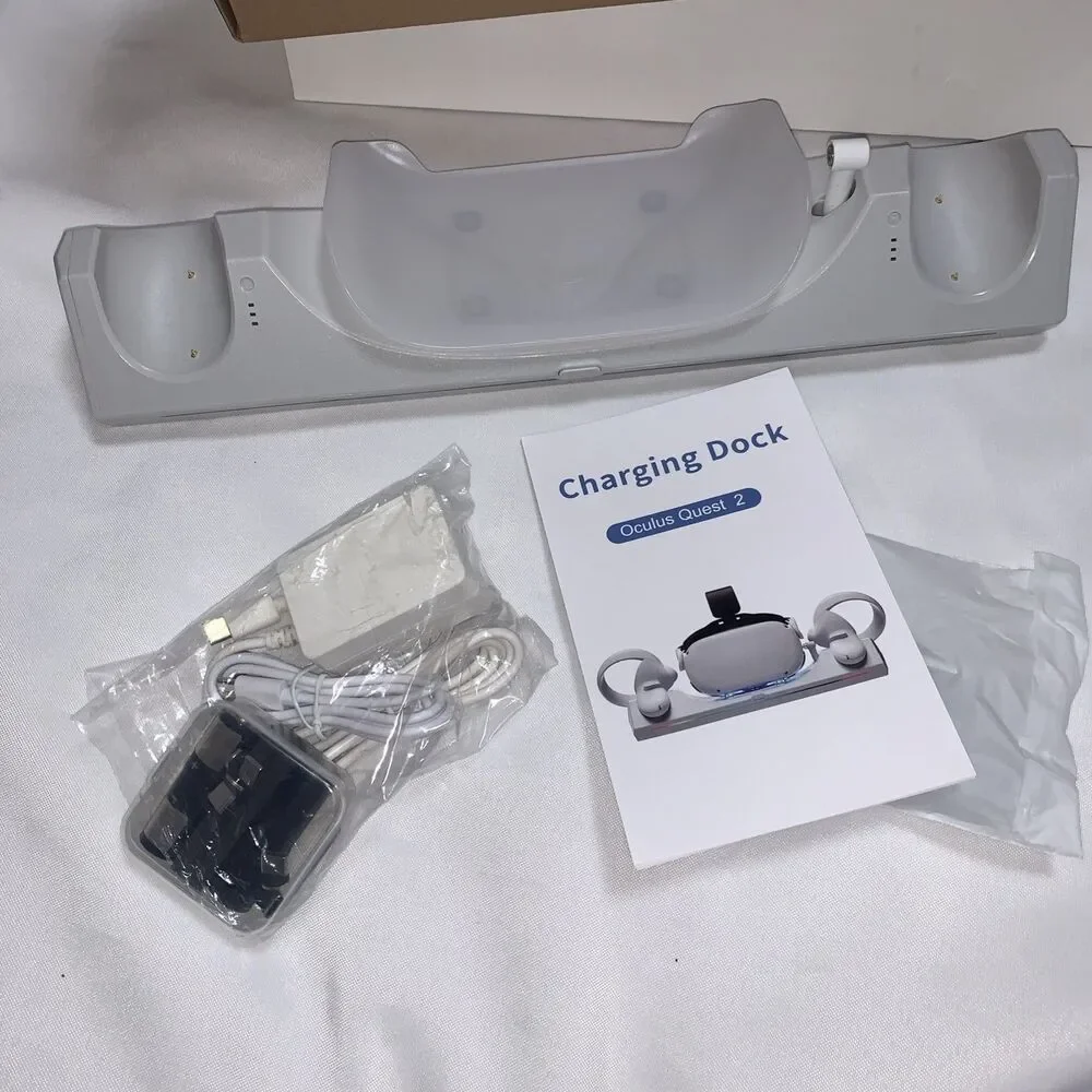 Magnetic Quest 2 Charging Dock, Rechargeable 2100 M Ah Batteries Desk Charging